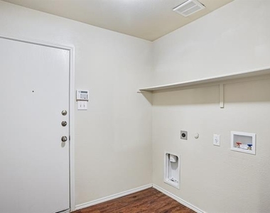 9120 Sun Haven Way - Photo Thumbnail 26