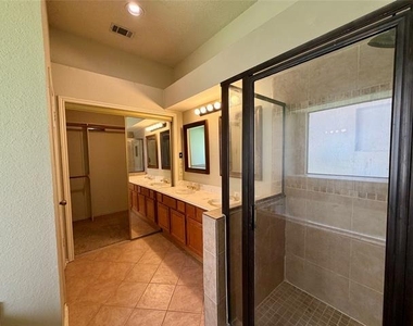7905 Rice Drive - Photo Thumbnail 11