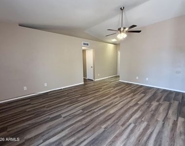10921 W Sells Drive - Photo Thumbnail 4