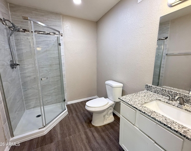 10921 W Sells Drive - Photo Thumbnail 12
