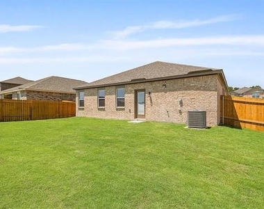 2032 Brentwood Drive - Photo Thumbnail 22