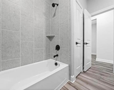 2032 Brentwood Drive - Photo Thumbnail 18