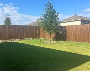 9204 Red Fox Trail - Photo Thumbnail 13