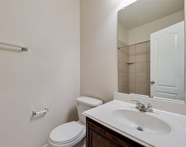 5037 Diamond Peak Court - Photo Thumbnail 24