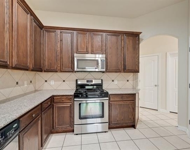 5037 Diamond Peak Court - Photo Thumbnail 12