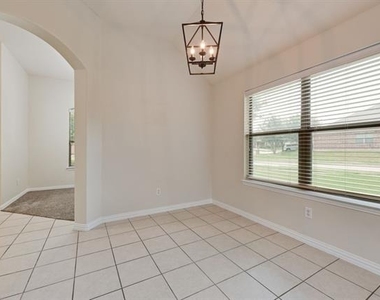 5037 Diamond Peak Court - Photo Thumbnail 3