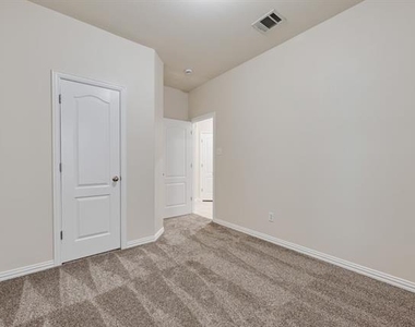 5037 Diamond Peak Court - Photo Thumbnail 20