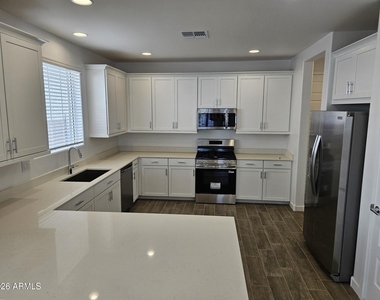 3357 S Primrose Avenue - Photo Thumbnail 6
