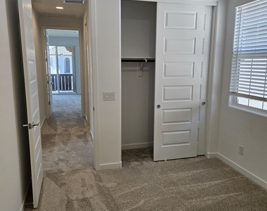 3357 S Primrose Avenue - Photo Thumbnail 30