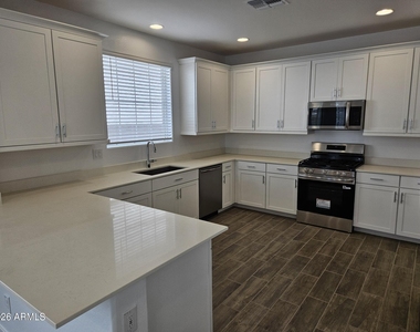 3357 S Primrose Avenue - Photo Thumbnail 7