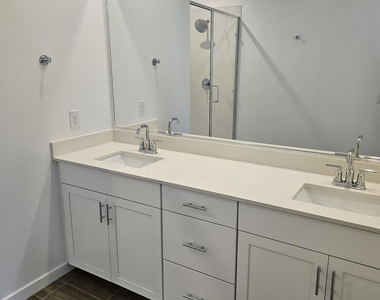 3357 S Primrose Avenue - Photo Thumbnail 25