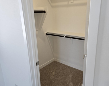 3357 S Primrose Avenue - Photo Thumbnail 16