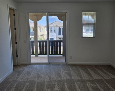 3357 S Primrose Avenue - Photo Thumbnail 15