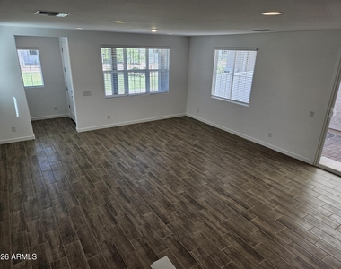 3357 S Primrose Avenue - Photo Thumbnail 34
