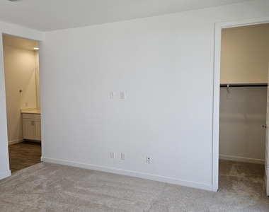 3357 S Primrose Avenue - Photo Thumbnail 18