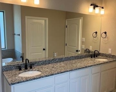 173 Crenshaw Court - Photo Thumbnail 15