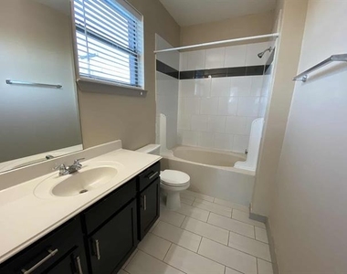 3621 Valley Vista Drive - Photo Thumbnail 9