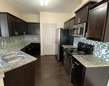 3621 Valley Vista Drive - Photo Thumbnail 4