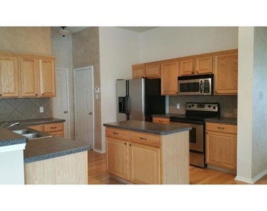 9840 Hedge Bell Drive - Photo Thumbnail 4