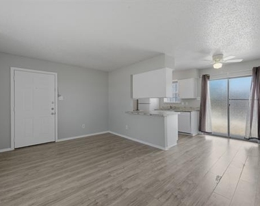 1605 Mary K Lane - Photo Thumbnail 4