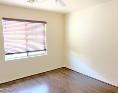 144 S 108th Drive - Photo Thumbnail 12