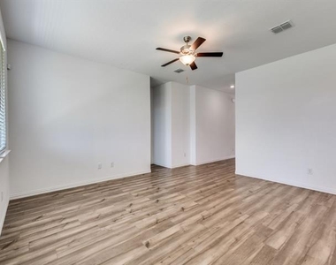 1601 Madison Drive - Photo Thumbnail 9