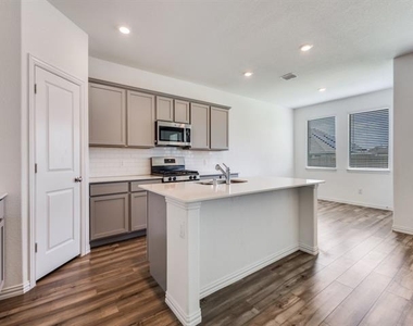 1601 Madison Drive - Photo Thumbnail 7
