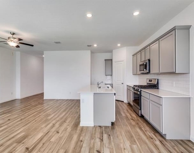 1601 Madison Drive - Photo Thumbnail 10