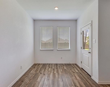 1601 Madison Drive - Photo Thumbnail 11