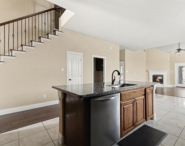 604 Darby Lane - Photo Thumbnail 4