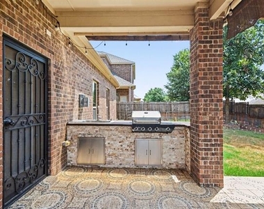 604 Darby Lane - Photo Thumbnail 33