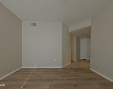 4925 E Desert Cove Avenue - Photo Thumbnail 2