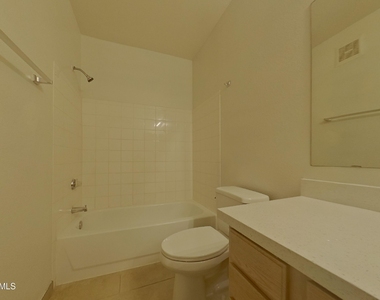 4925 E Desert Cove Avenue - Photo Thumbnail 8