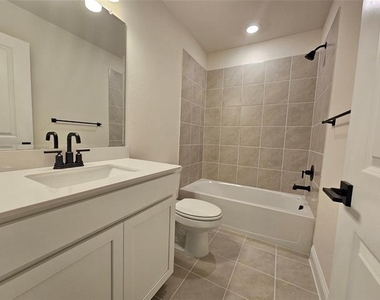 7933 Sunset Boulevard - Photo Thumbnail 11