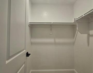 7933 Sunset Boulevard - Photo Thumbnail 12