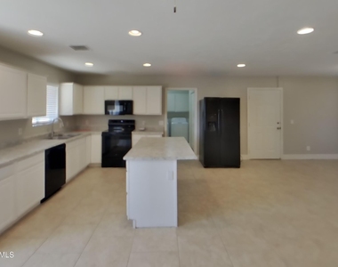 3018 S Standage Street - Photo Thumbnail 3