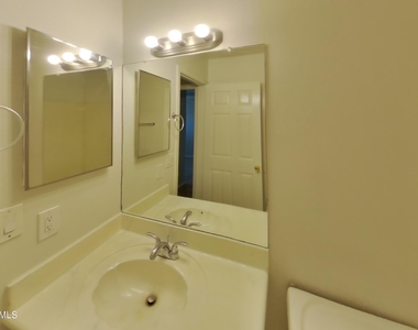 3018 S Standage Street - Photo Thumbnail 12