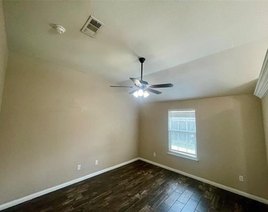 625 Main Street - Photo Thumbnail 14