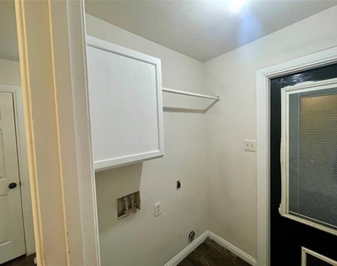 625 Main Street - Photo Thumbnail 20