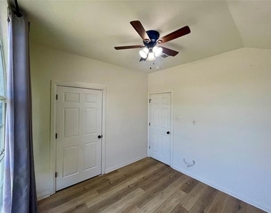 625 Main Street - Photo Thumbnail 11