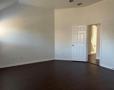 3046 Morning Star Drive - Photo Thumbnail 5
