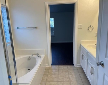 3046 Morning Star Drive - Photo Thumbnail 4