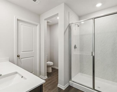 606 Wrangler Drive - Photo Thumbnail 12