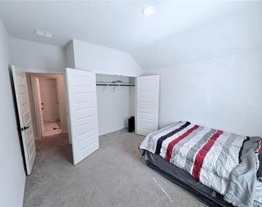 516 William Court - Photo Thumbnail 25