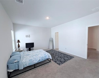 516 William Court - Photo Thumbnail 27