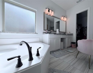 516 William Court - Photo Thumbnail 15