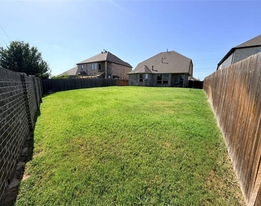516 William Court - Photo Thumbnail 34