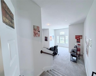 516 William Court - Photo Thumbnail 7