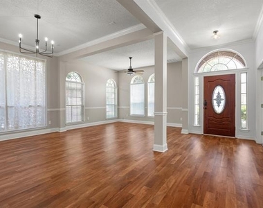 1324 Winnipeg Drive - Photo Thumbnail 8