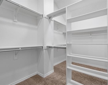 1324 Winnipeg Drive - Photo Thumbnail 22